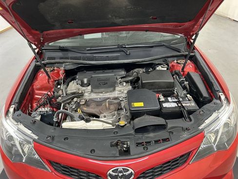 Used 2013 Toyota Camry SE image 22