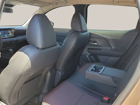 Used 2025 Nissan Kicks SR FWD image 10