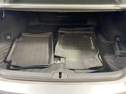 Used 2023 Lexus ES 300h w/ Accessory Package (Z2) FWD image 29