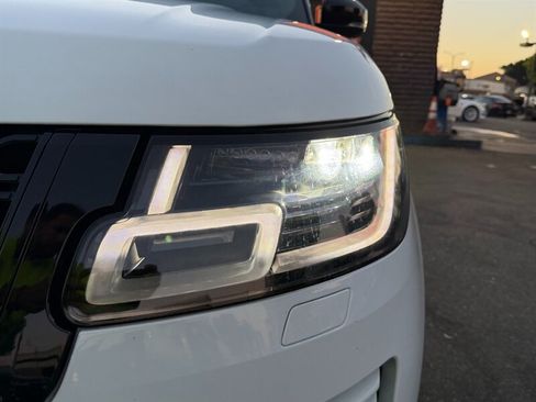 Used 2019 Land Rover Range Rover HSE AWD/4WD image 4