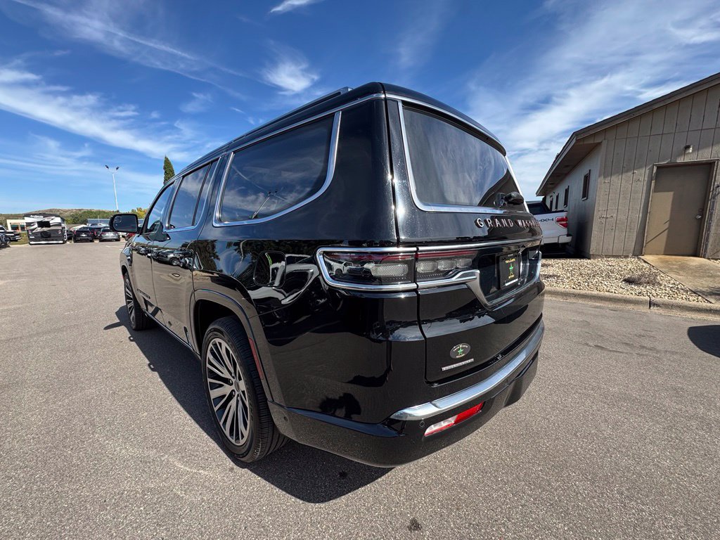 Used 2022 Jeep Grand Wagoneer Series III w/ Rear-Seat Entertainment Group AWD/4WD image 11
