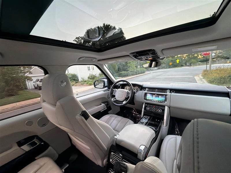 Used 2017 Land Rover Range Rover Supercharged AWD/4WD image 28