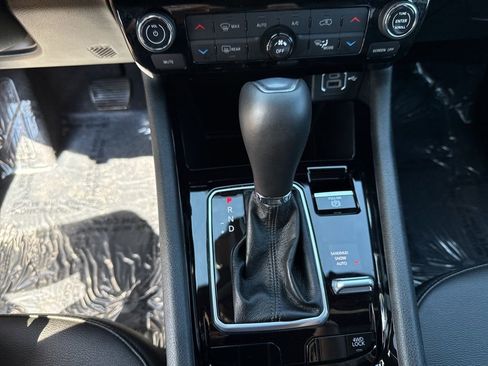 Used 2025 Jeep Compass Limited image 13