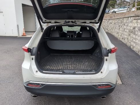 Used 2021 Toyota Venza Limited image 29