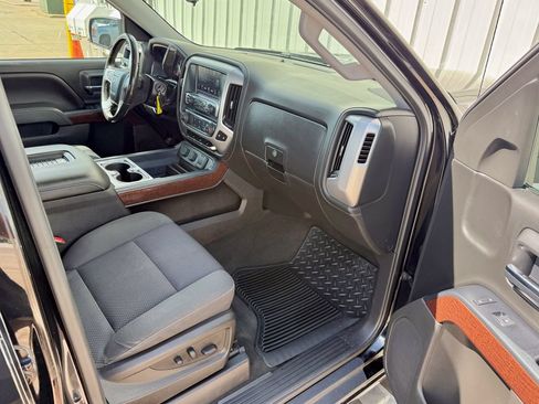 Used 2018 GMC Sierra 1500 SLE w/ Suspension Package, Off-Road AWD/4WD image 18
