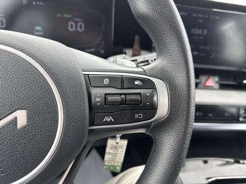Used 2023 Kia Sportage LX image 18