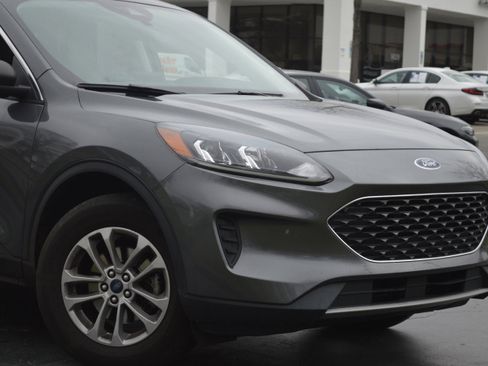Used 2022 Ford Escape SE w/ Convenience Package image 2