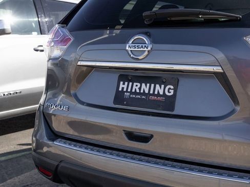 Used 2016 Nissan Rogue S image 3