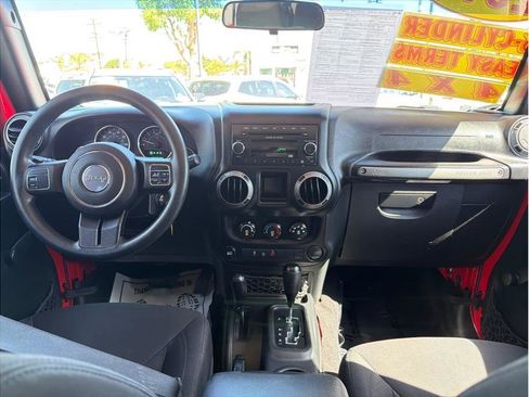 Used 2015 Jeep Wrangler Unlimited Sport AWD/4WD image 31