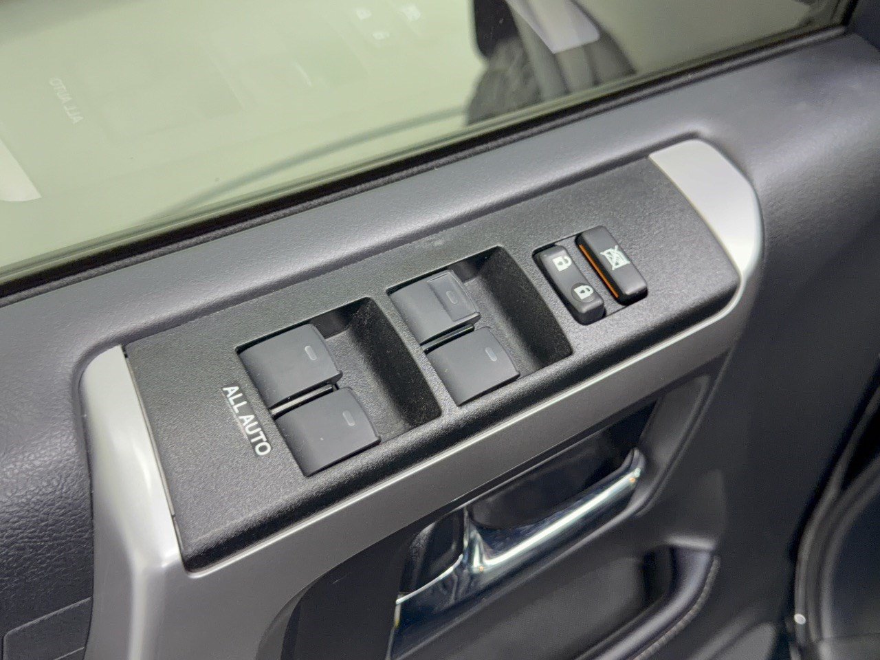 Used 2024 Toyota 4Runner SR5 Premium w/ Moonroof Package AWD/4WD image 15