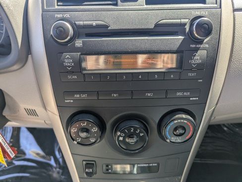 Used 2010 Toyota Corolla LE FWD image 13