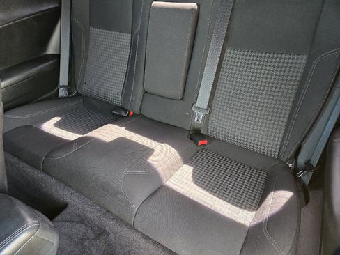 Used 2016 Dodge Challenger R/T image 29