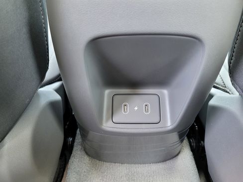 New 2025 Hyundai Elantra SEL image 13