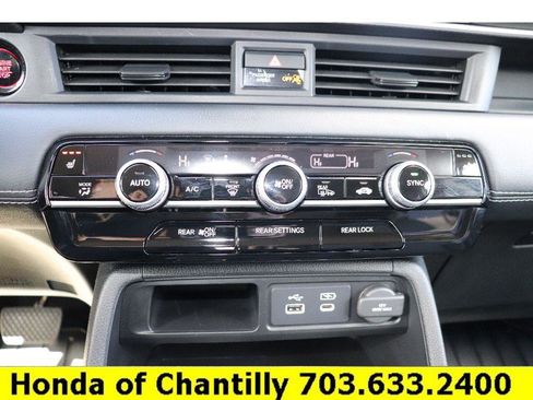 Used 2025 Honda Pilot EX-L image 16