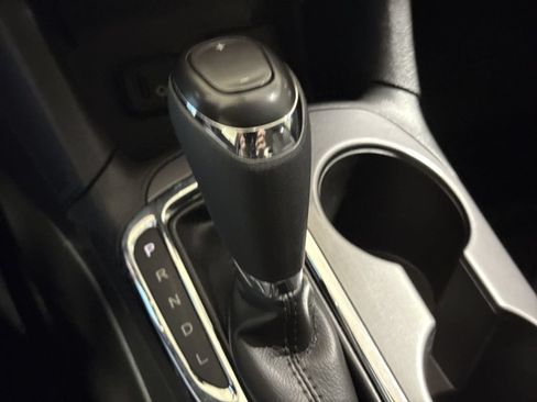 Used 2019 Chevrolet Cruze LT FWD image 17