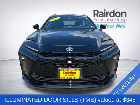 Used 2025 Toyota Crown Signia AWD/4WD image 2