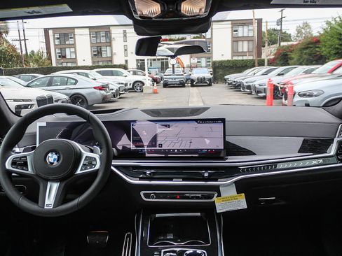 New 2027 BMW X7 xDrive40i w/ M Sport Package AWD/4WD image 12