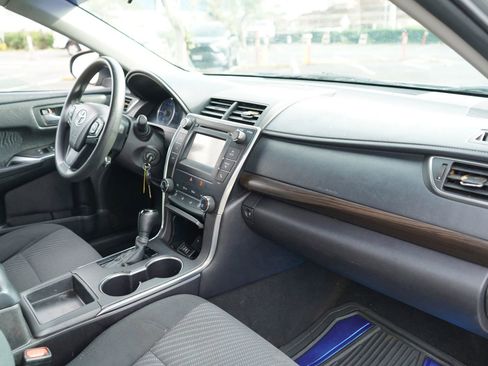 Used 2016 Toyota Camry LE image 14