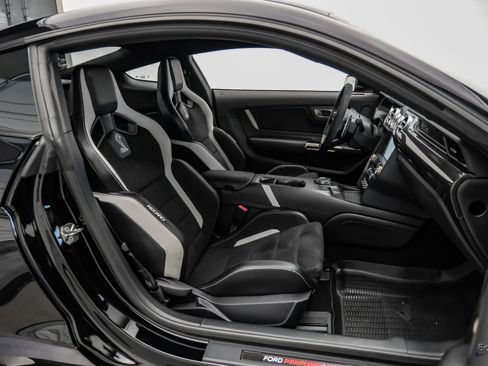 Used 2021 Ford Mustang Shelby GT500 w/ Carbon Fiber Track Pack RWD image 42