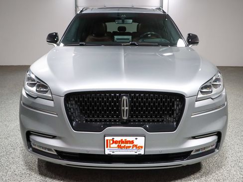 Used 2023 Lincoln Aviator Reserve w/ Equipment Group 201A AWD/4WD image 4