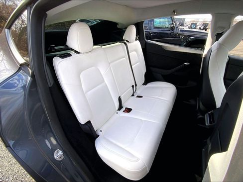 Used 2023 Tesla Model Y Performance image 18