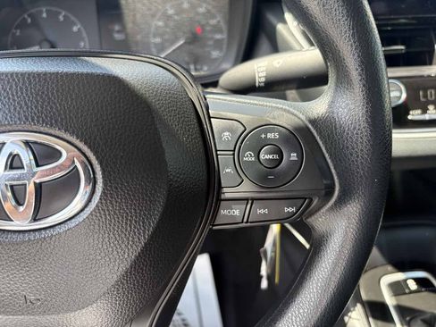 Used 2025 Toyota Corolla LE FWD image 19