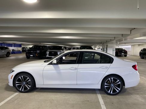 Used 2018 BMW 330i xDrive Sedan AWD/4WD image 2