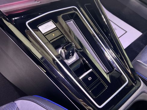 Used 2025 Volkswagen Golf w/ Euro Style Package image 21