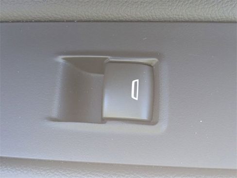 Used 2023 GMC Terrain Denali image 32