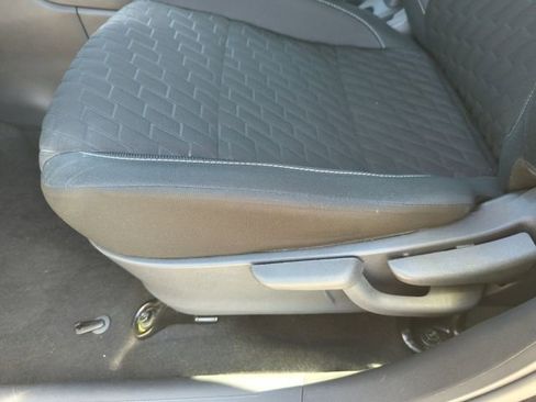 Certified 2021 Nissan Kicks S image 31