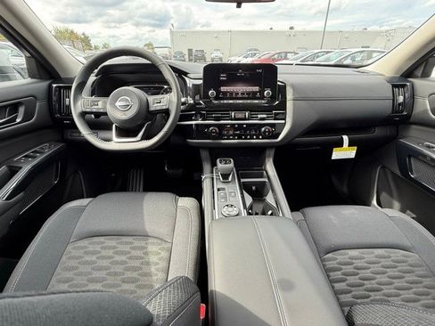 New 2025 Nissan Pathfinder SV image 21