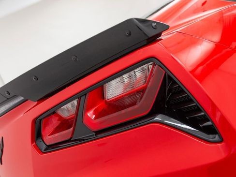 Used 2017 Chevrolet Corvette Grand Sport w/ Carbon Flash Badge Package image 28