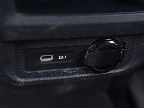 Certified 2023 Volkswagen Tiguan SE FWD image 22