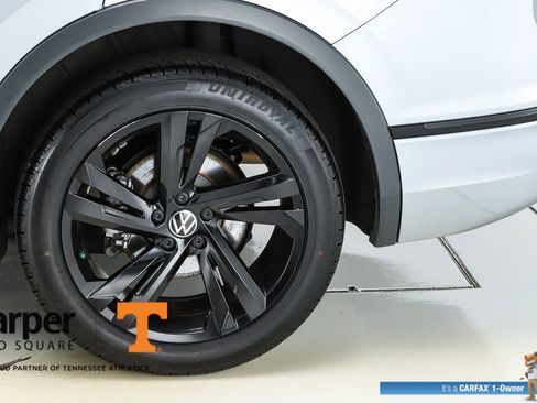 Used 2023 Volkswagen Tiguan SE R-Line image 44