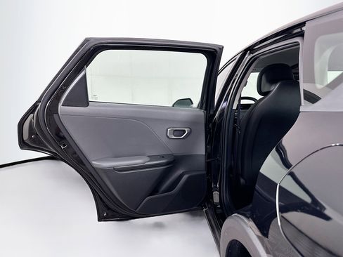 Used 2025 Kia K4 LXS image 25