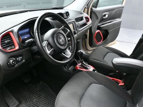 Used 2016 Jeep Renegade Trailhawk image 13