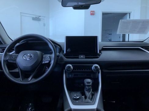 Certified 2025 Toyota RAV4 LE AWD/4WD image 17