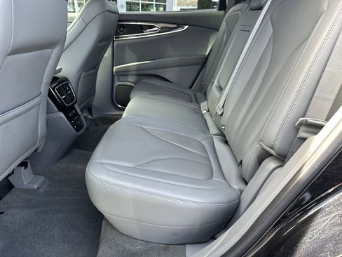 Used 2021 Lincoln Nautilus Reserve w/ Monochromatic Package image 22