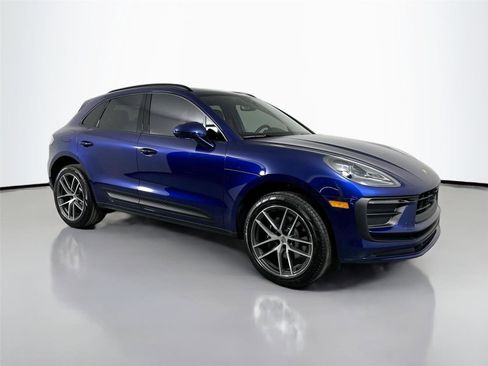 Used 2026 Porsche Macan Turbo AWD/4WD image 9