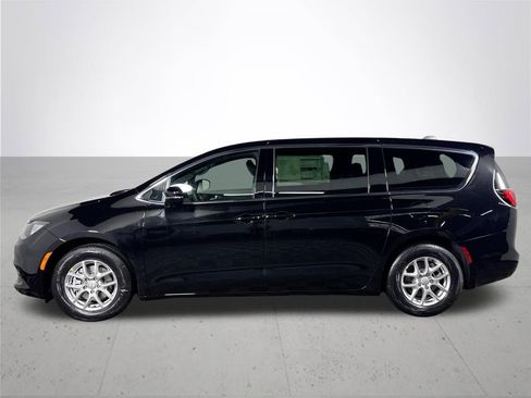New 2026 Chrysler Voyager LX image 9