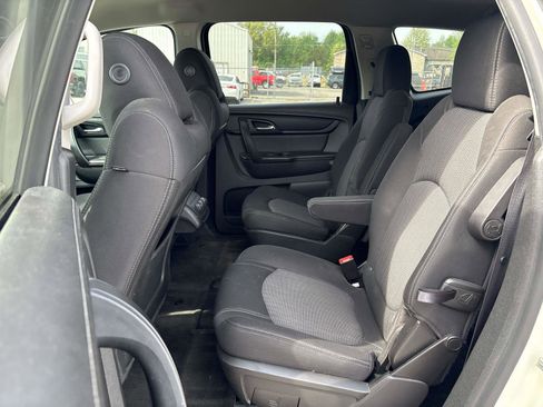 Used 2015 Chevrolet Traverse LT w/ Style and Technology Package image 12