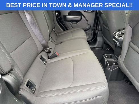 Used 2023 Jeep Gladiator Sport image 9