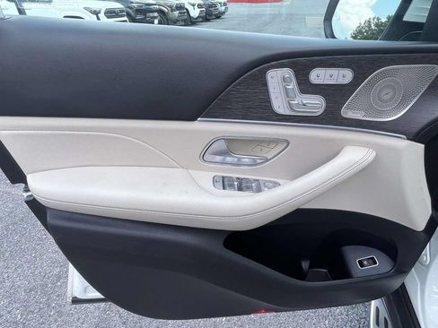 Used 2022 Mercedes-Benz GLS 450 4MATIC image 15
