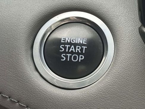 Used 2021 Toyota Highlander XLE image 33