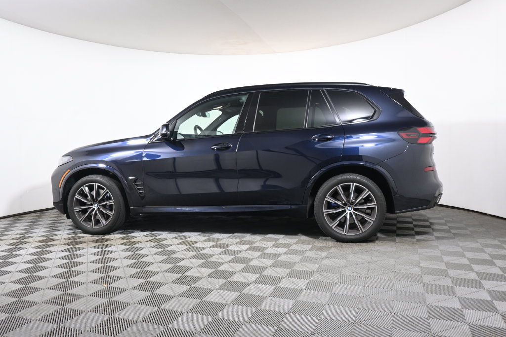 Used 2024 BMW X5 xDrive40i w/ M Sport Package AWD/4WD image 2
