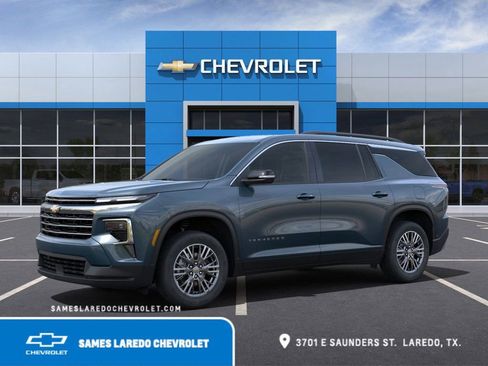 New 2025 Chevrolet Traverse LT w/ Driver Confidence Package FWD image 2