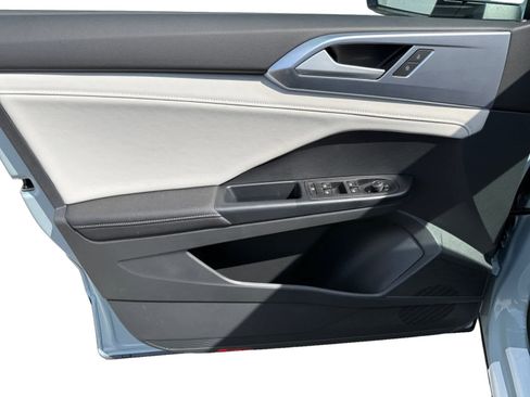 New 2026 Volkswagen Taos SE AWD/4WD image 10