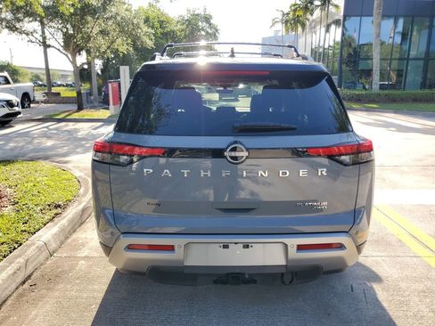 Certified 2023 Nissan Pathfinder Platinum AWD/4WD image 5
