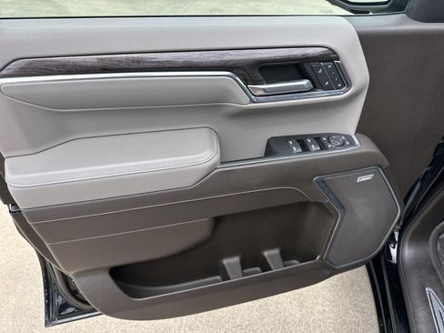 Certified 2023 Chevrolet Silverado 1500 LTZ AWD/4WD image 11