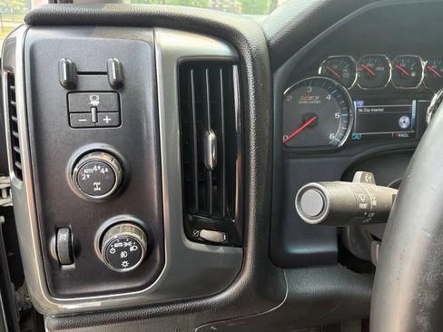 Used 2018 Chevrolet Silverado 1500 LT w/ All Star Edition AWD/4WD image 20
